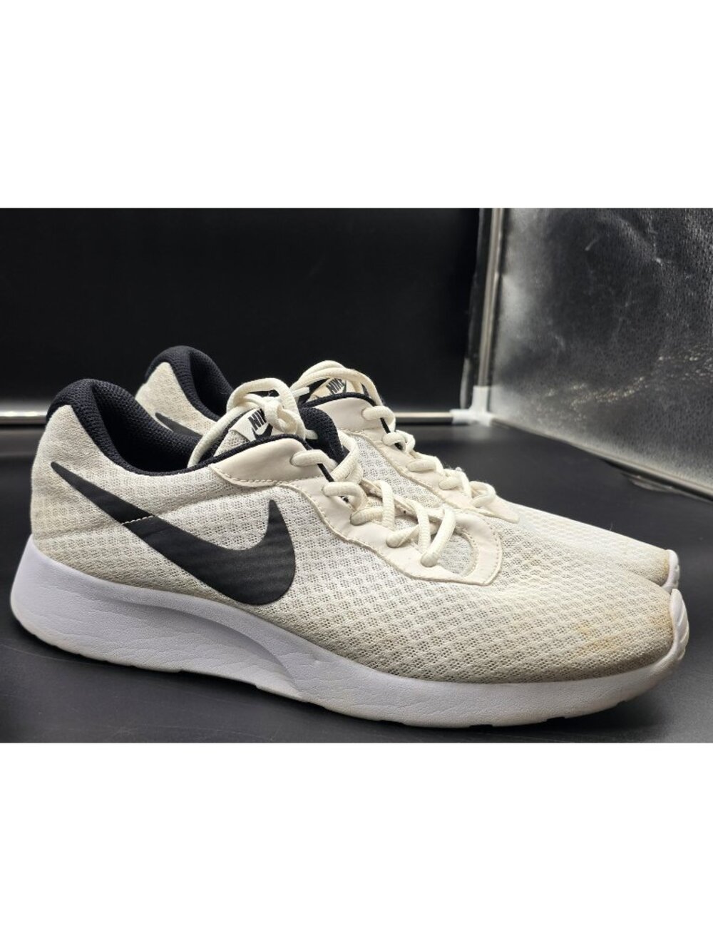 Nike Tanjun Shoes Womens 11 White Running Sneakers Stained Damaged 812655-100